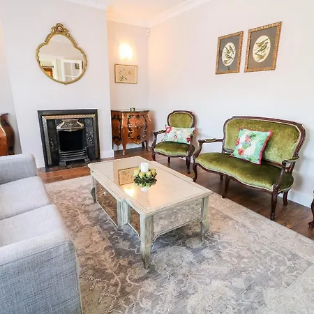 Semesterbostad Wisteria *